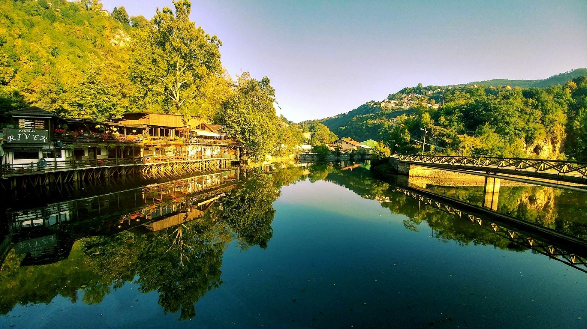 Pansion River Сараєво Екстер'єр фото